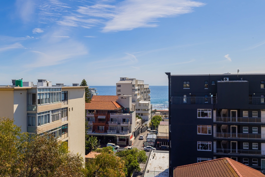 1 Bedroom Property for Sale in Sea Point Western Cape